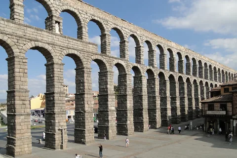 Acueducto romano de Segovia, monumento declarado Patrimonio de la Humanidad por la UNESCO