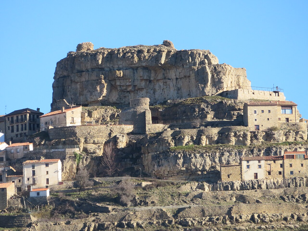 Promontorio del castillo de Ares del Maestrat con vistas al Maestrazgo, Castellón