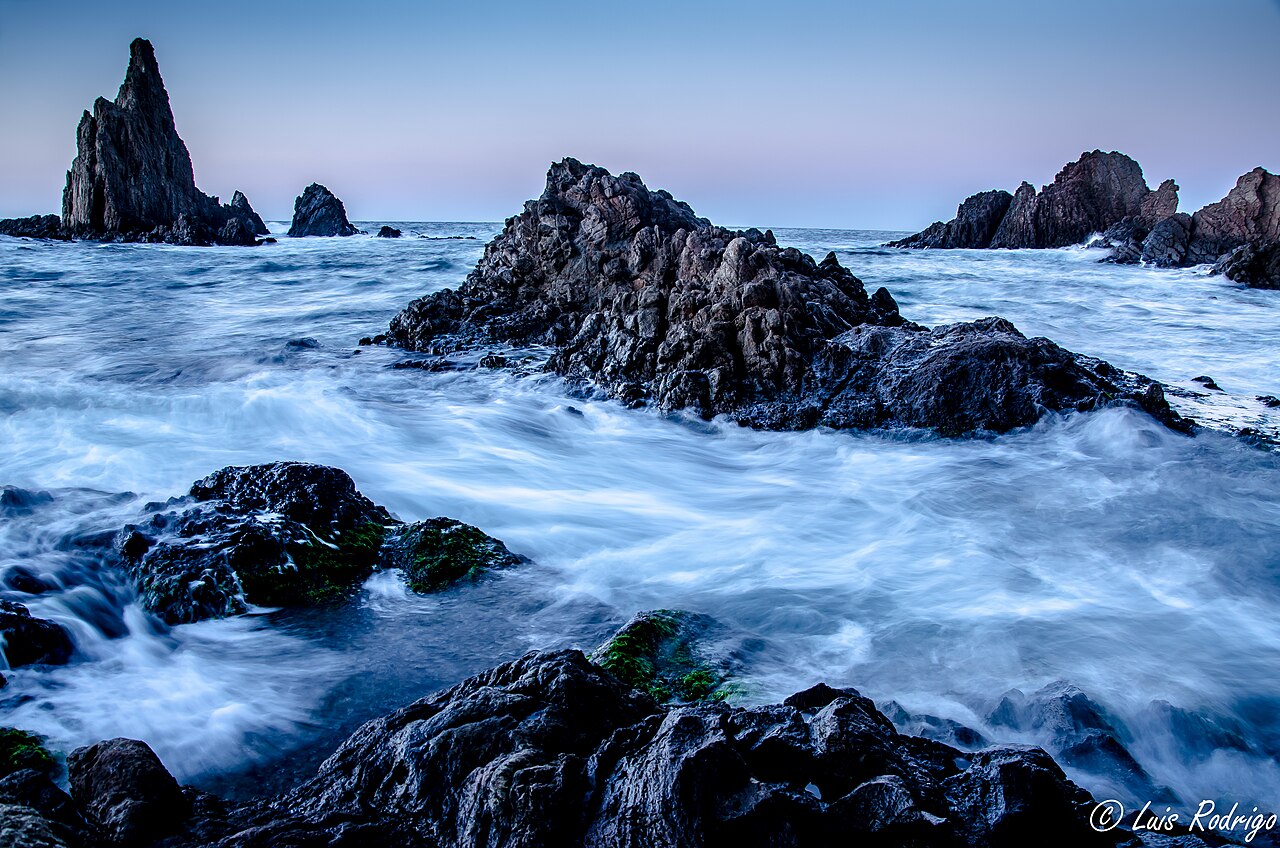 Costa volcánica en el Arrecife de las Sirenas, Cabo de Gata