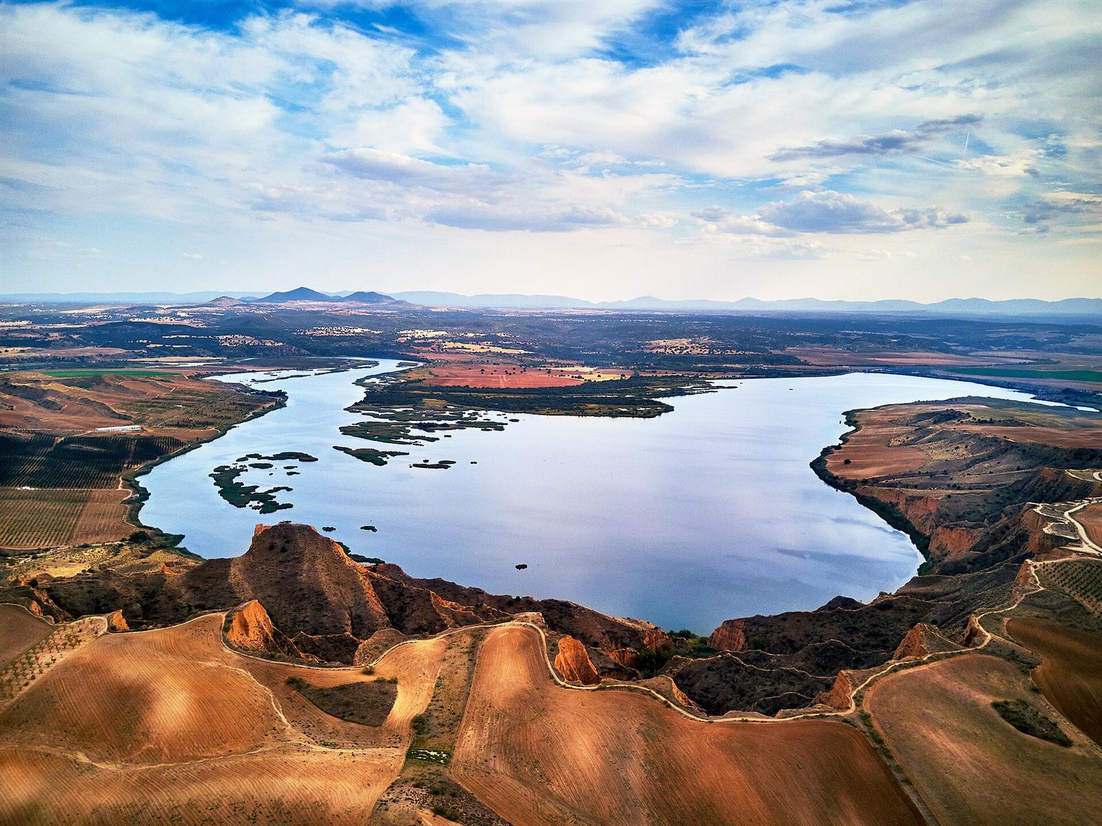 Vista aérea del embalse de Castrejón desde las Barrancas