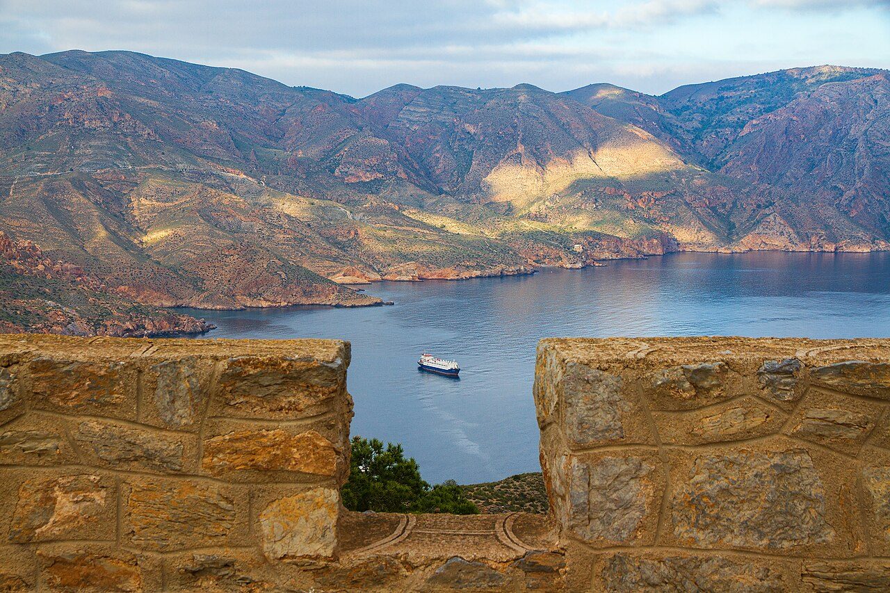 Vista de la bahía y Sierra de la Muela desde la Batería de Castillitos