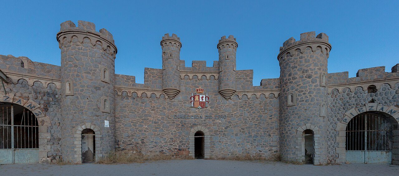 Batería de Castillitos en Cabo Tiñoso, Cartagena — panorámica con cañones y costa mediterránea