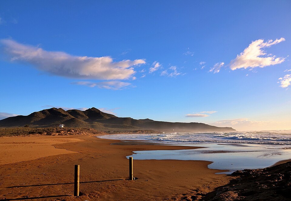 Playa de Calblanque, Parque Regional de Murcia — arena y mar sin urbanizar