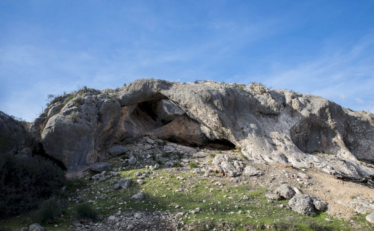 Cueva del Arco en el Cañón de Almadenes, Murcia