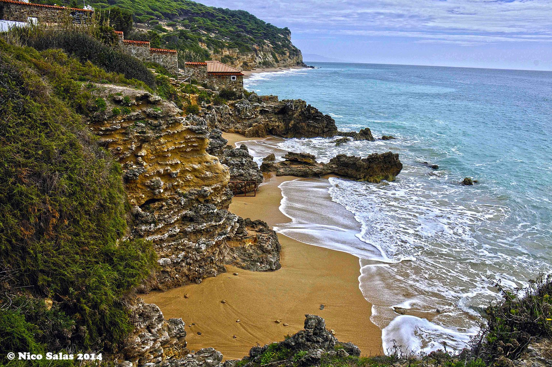 Calas entre rocas en Los Caños de Meca, Cádiz