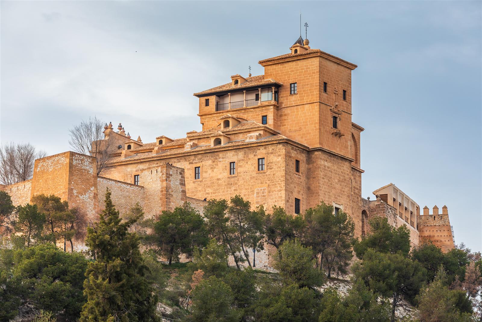 Castillo y basílica de la Vera Cruz de Caravaca de la Cruz al atardecer