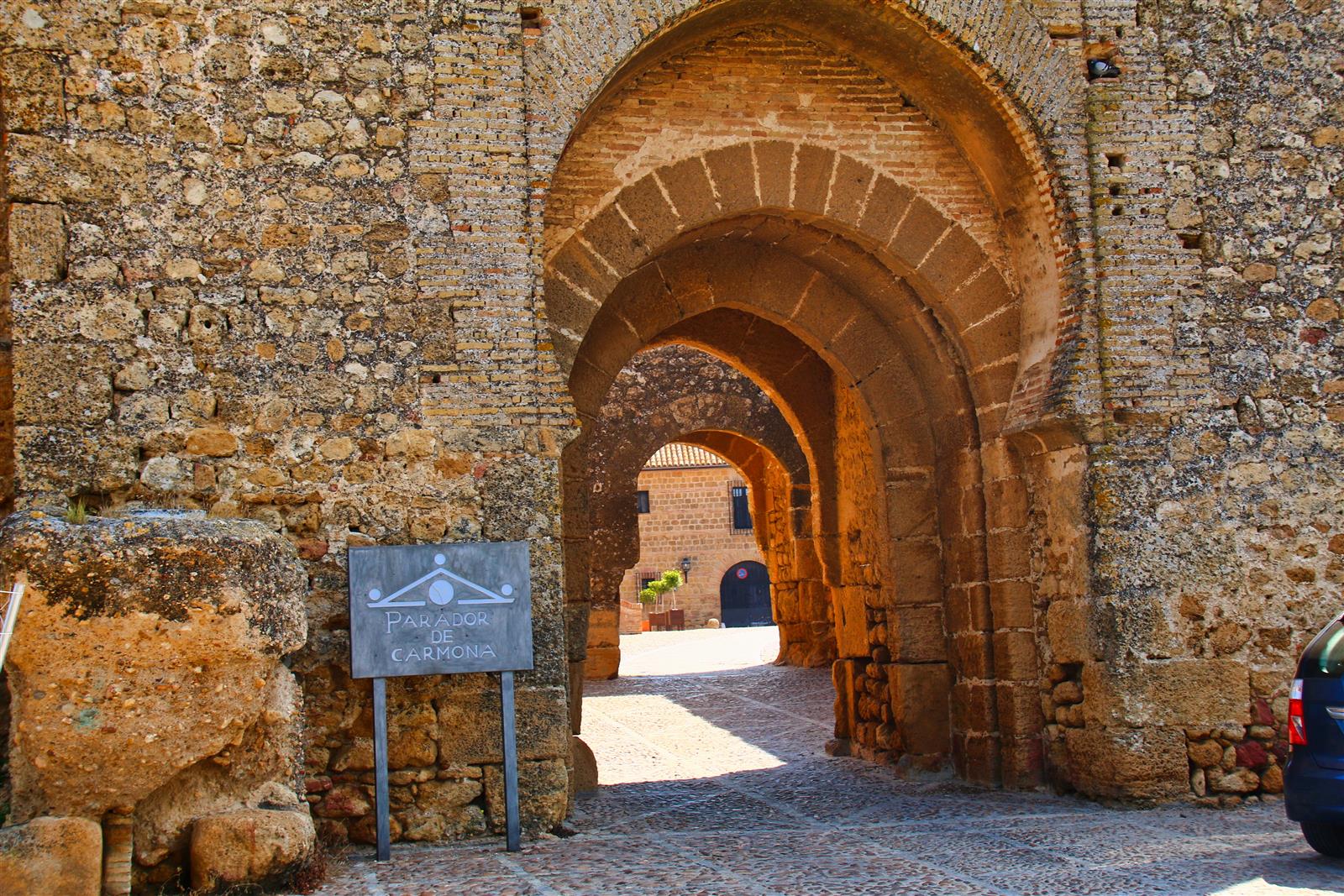 Vista panorámica del casco histórico de Carmona desde el Alcázar, con la campiña sevillana al fondo