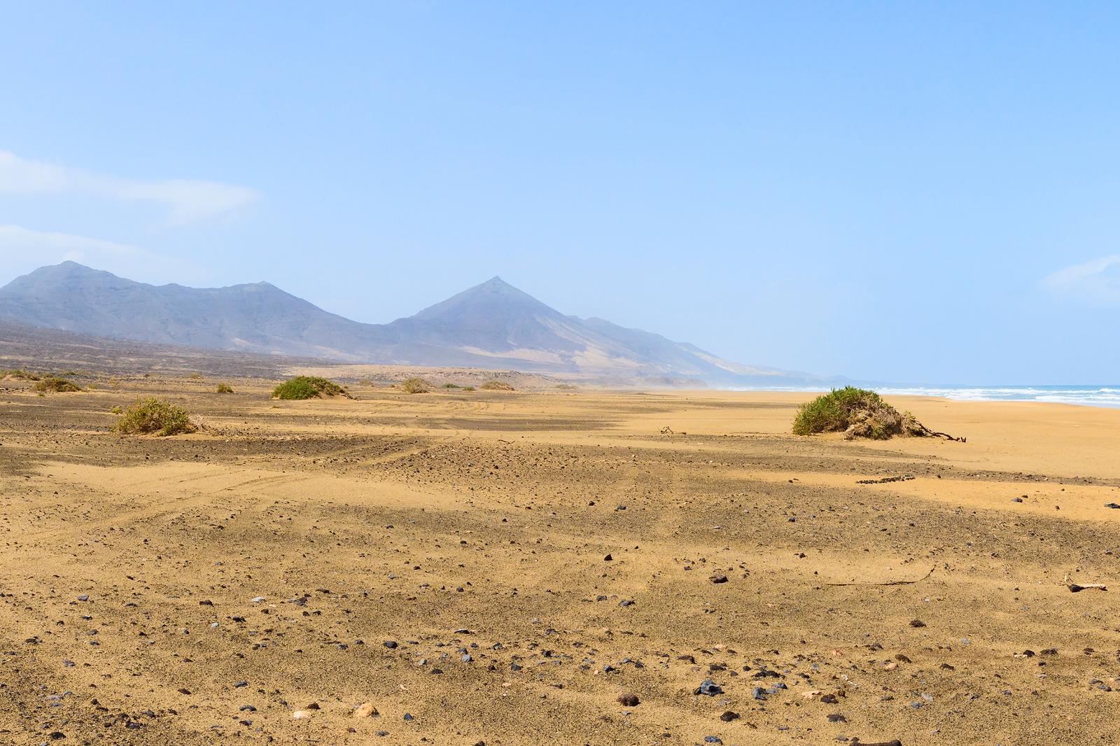 Panorámica de la Playa de Cofete desde el interior de la duna