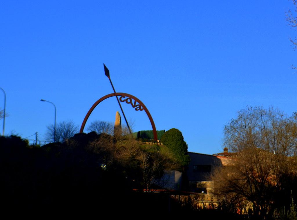 Entrada de las cuevas al atardecer