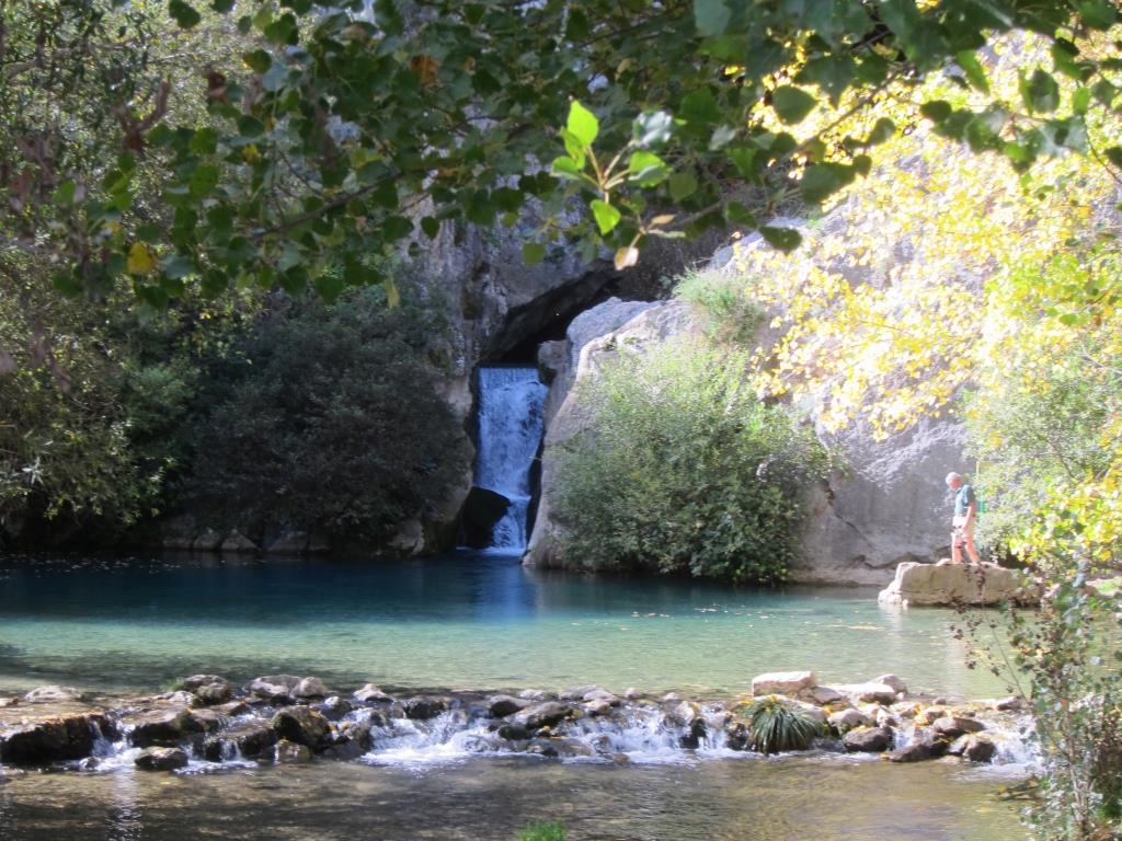Paisaje del entorno de la Cueva del Gato en la Sierra de Grazalema, Málaga