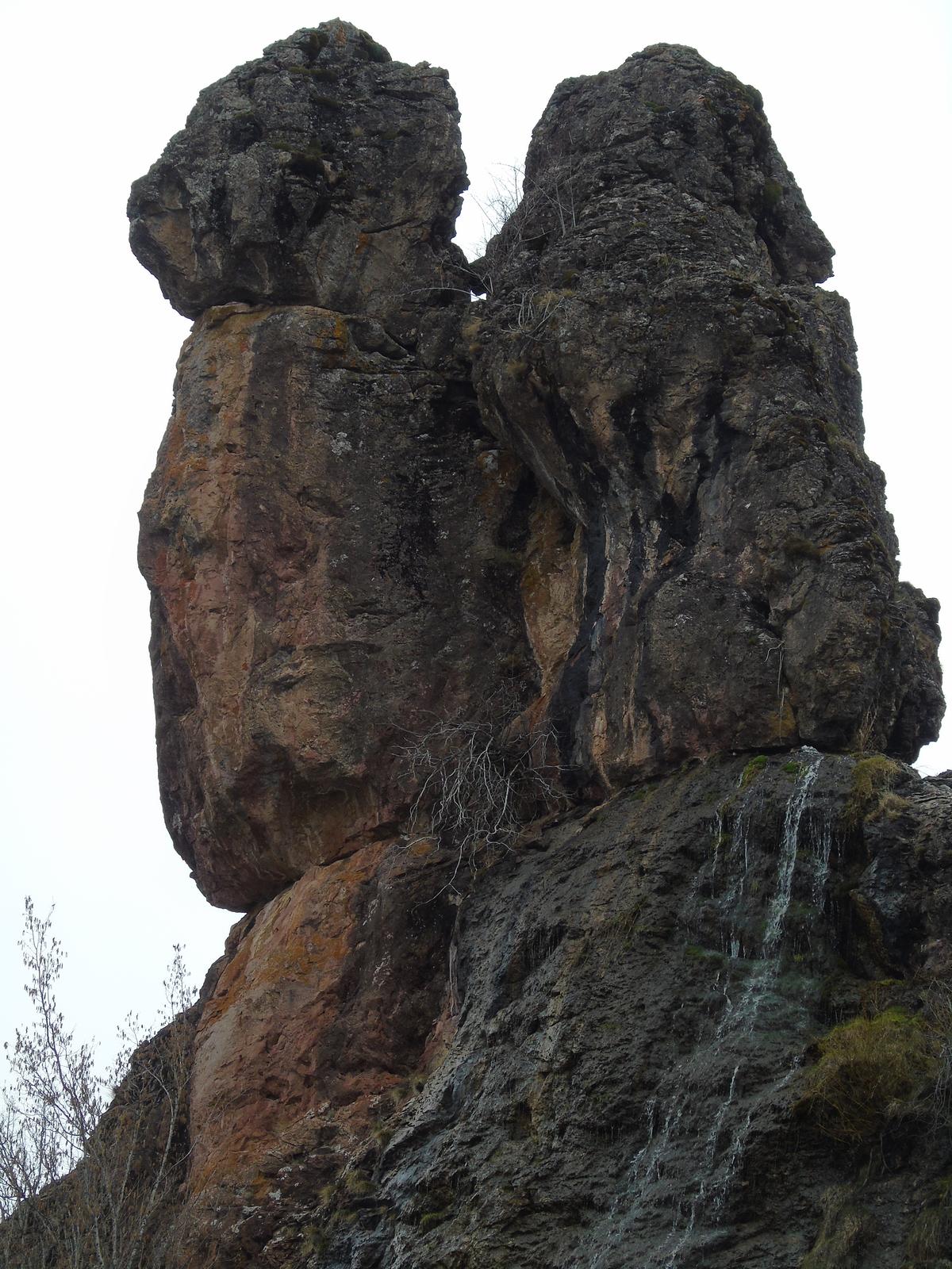Exterior de la Cueva de Valporquero, en Vegacervera
