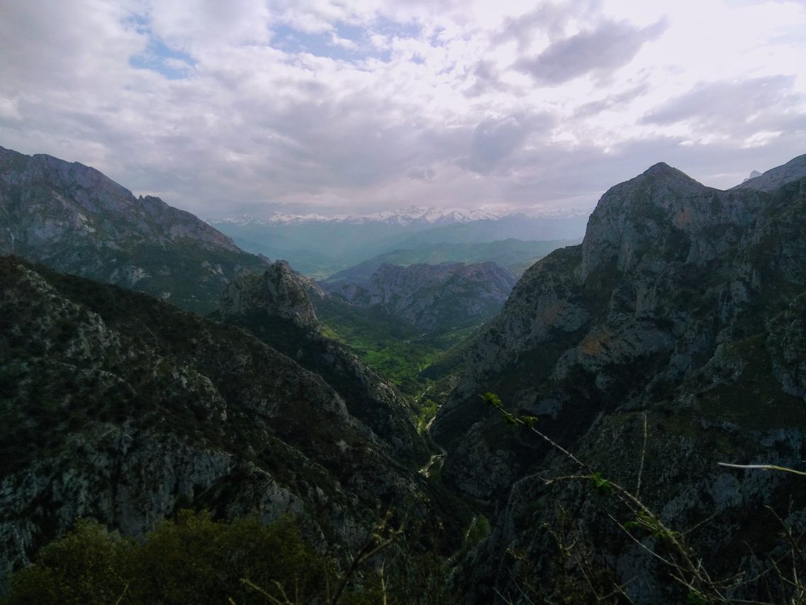 Vista parcial del Desfiladero de la Hermida en dirección a Potes, Liébana, Cantabria