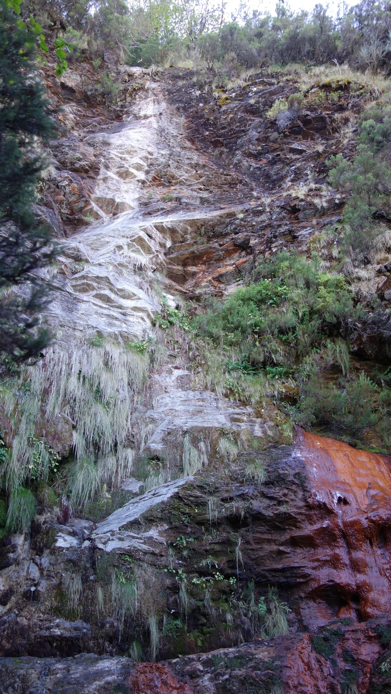 Cascada Fontes do Cervo, en el desvío hacia Pico Formigueiros
