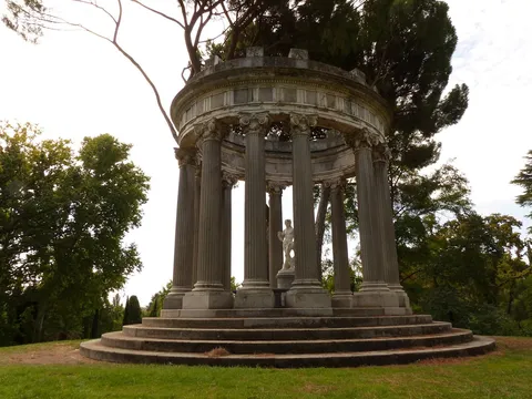 El Capricho de la Alameda de Osuna, jardín romántico del siglo XVIII en Madrid