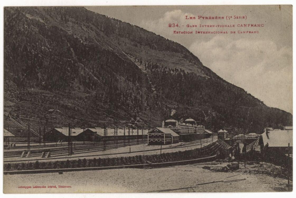 Fotografía histórica de la Estación Internacional de Canfranc en la inauguración de 1928