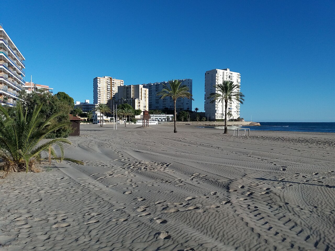 Vistas de la playa y la costa desde el Faro de Cullera