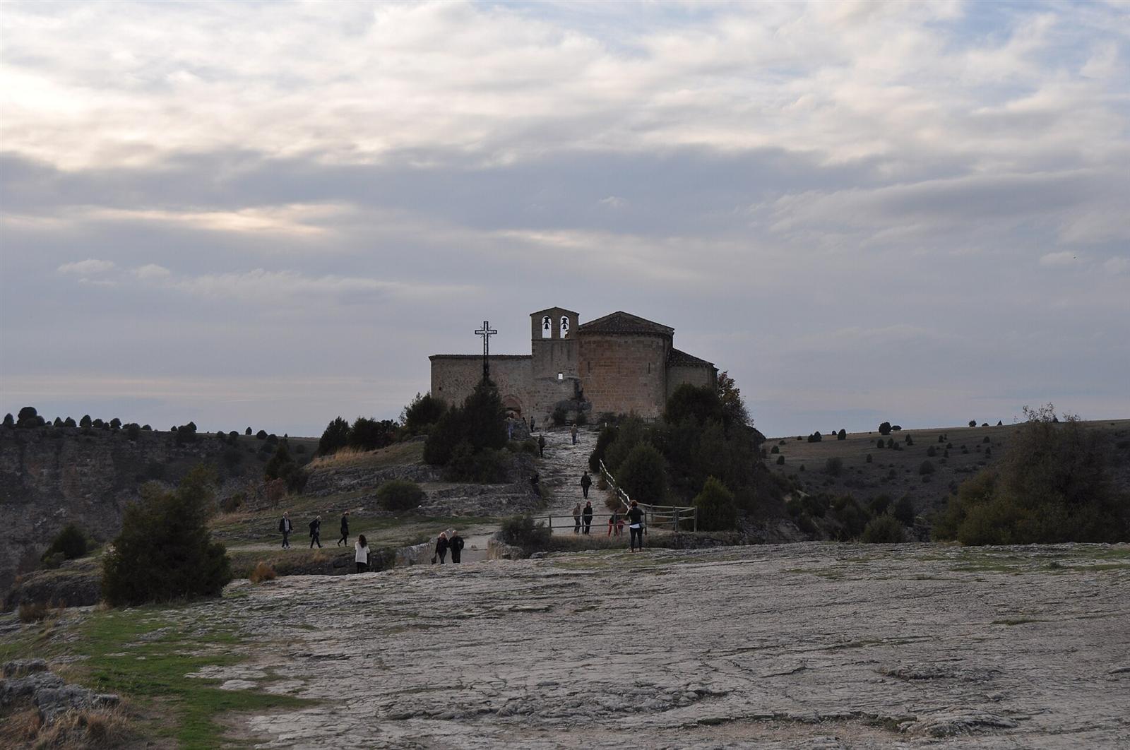 El camino de acceso a la ermita de San Frutos