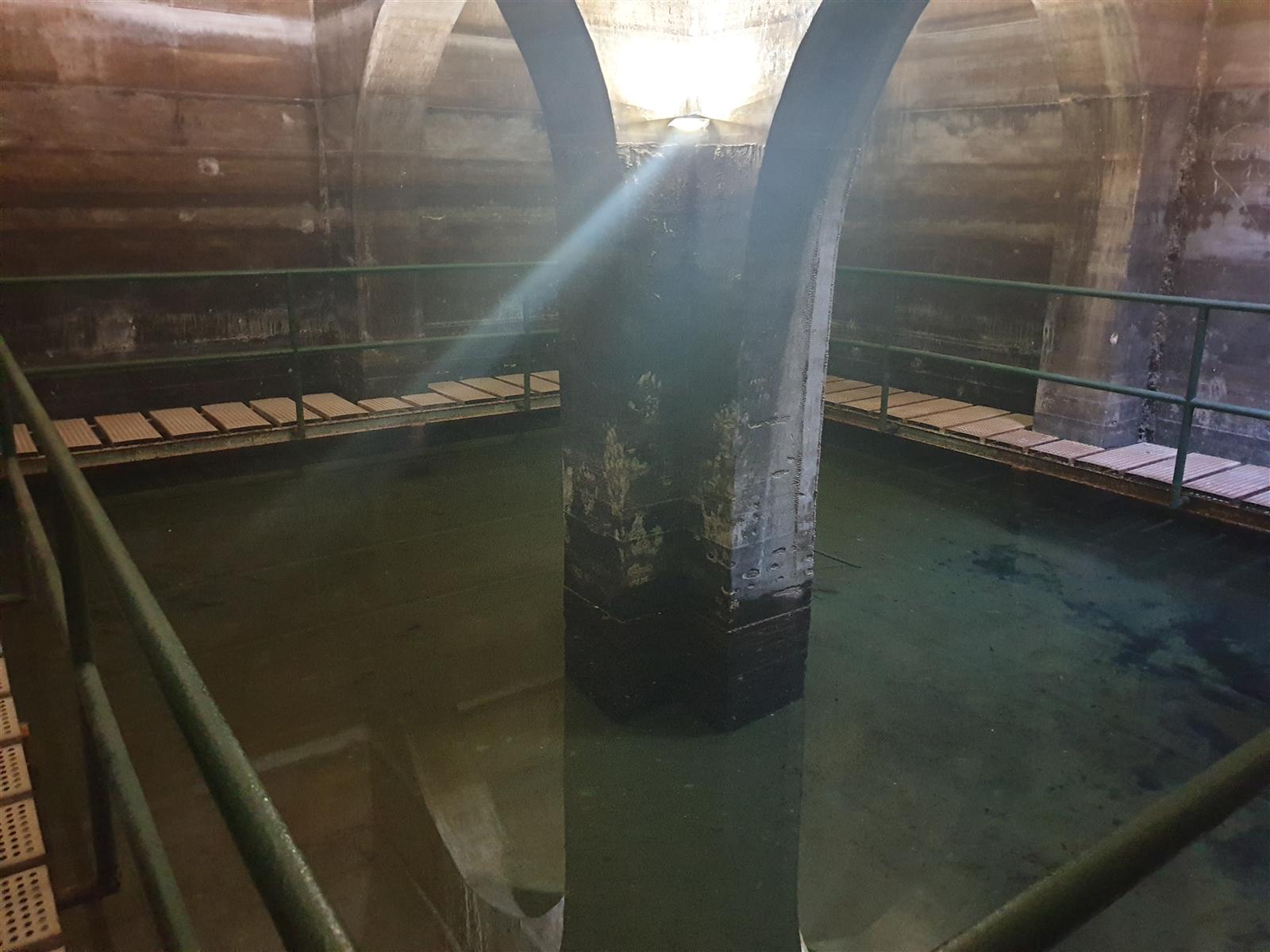 Aljibe del castillo de Iznájar, cisterna medieval subterránea
