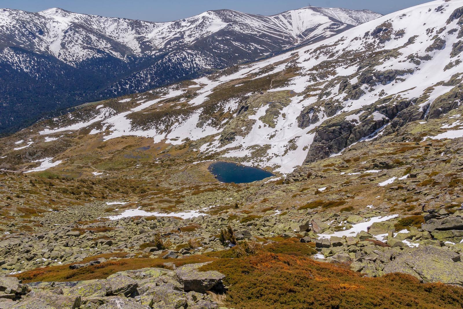 Vista norte de la Laguna Grande de Peñalara