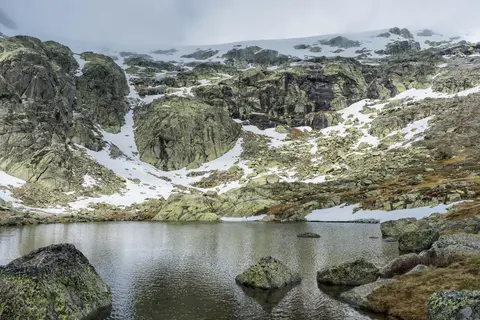 Laguna Grande de Peñalara, laguna glaciar en el Parque Nacional Sierra de Guadarrama, Madrid