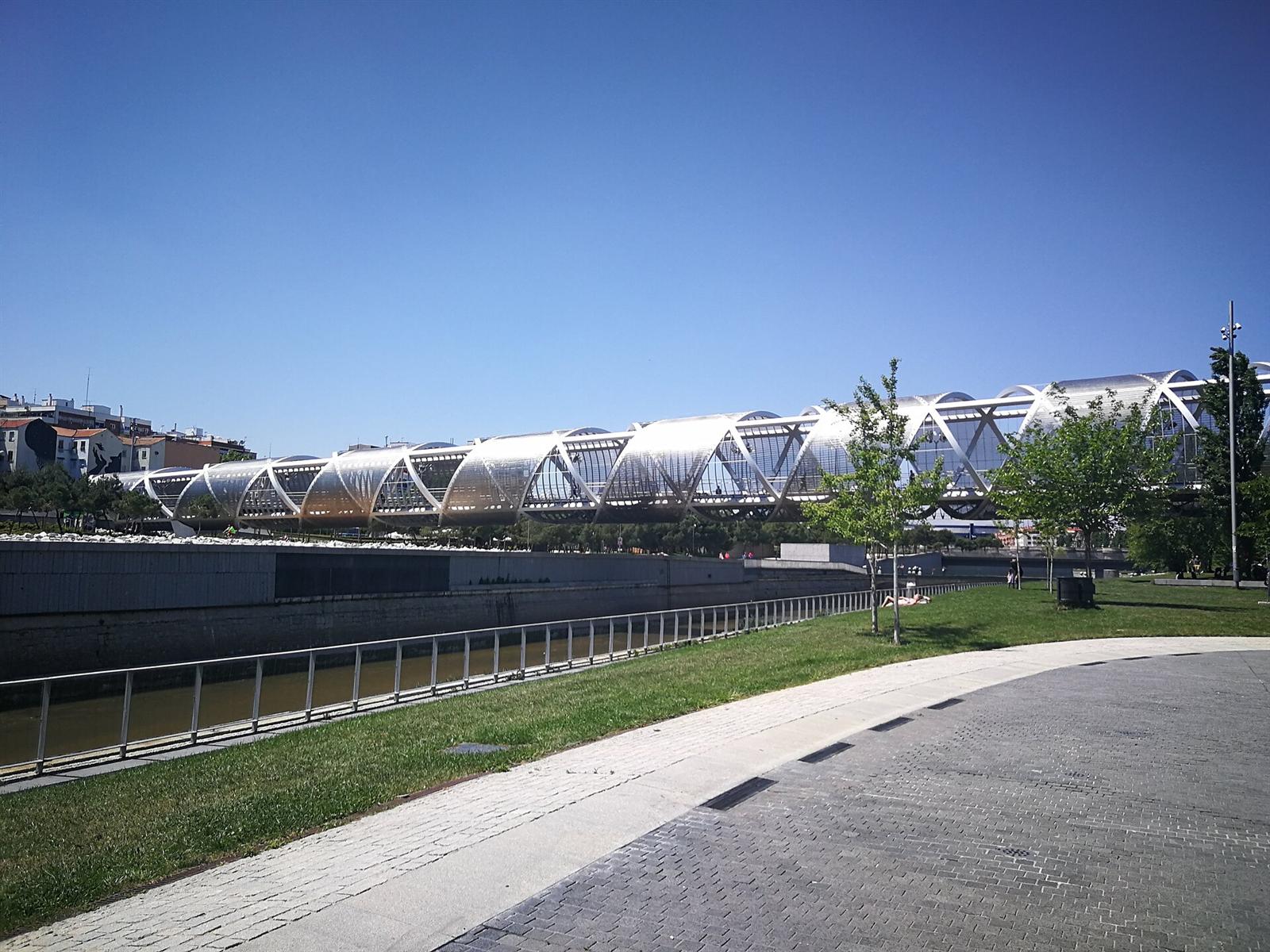 Puente Monumental de Arganzuela sobre el río Manzanares, en Madrid Río