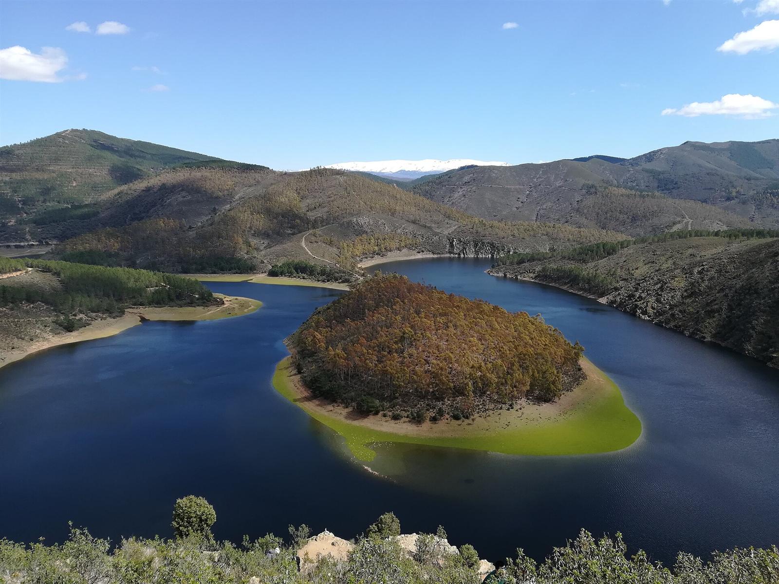 El gran meandro del río Alagón visto desde el Mirador de la Antigua