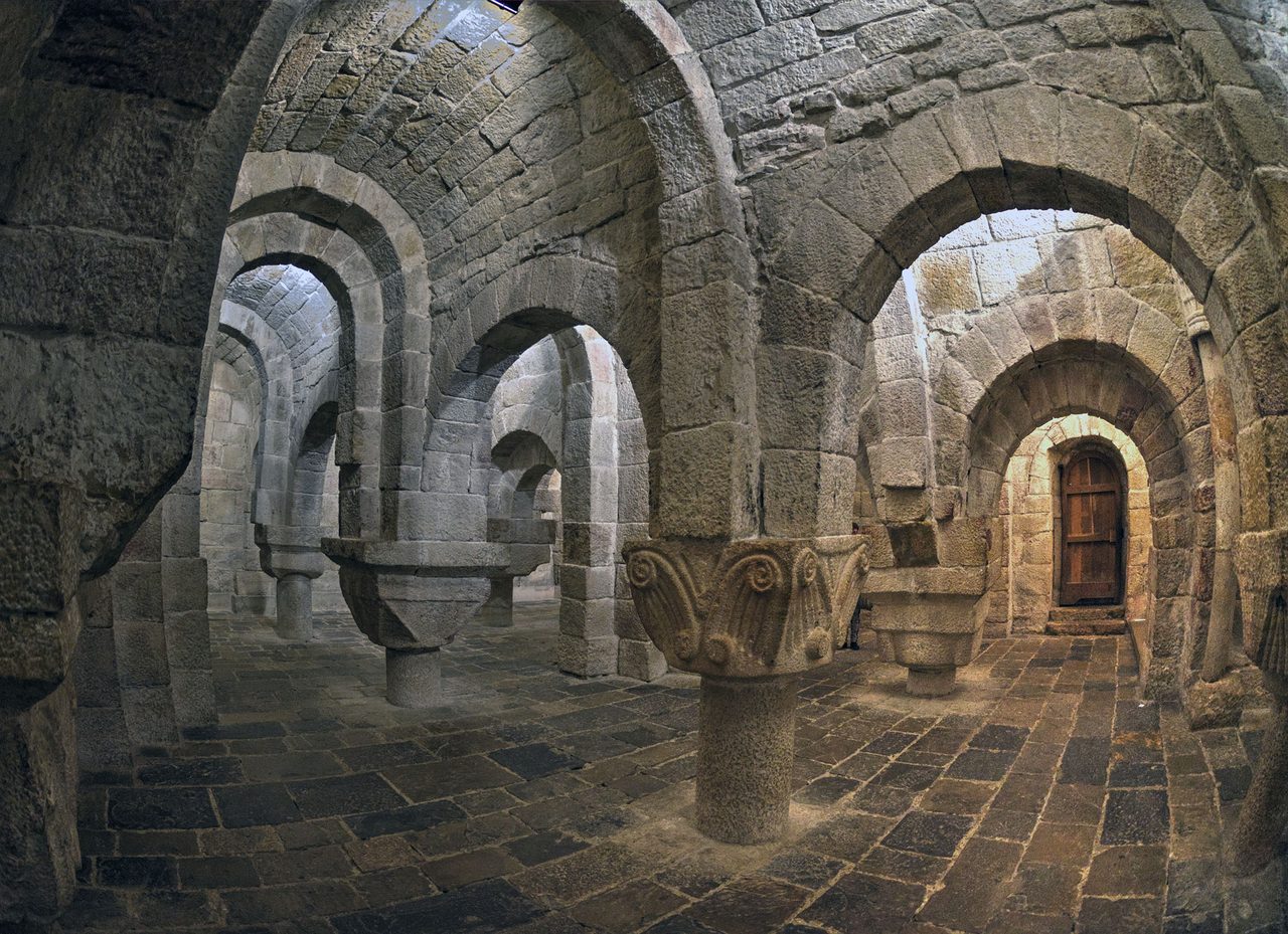 Cripta románica del siglo XI en el Monasterio de Leyre, Navarra