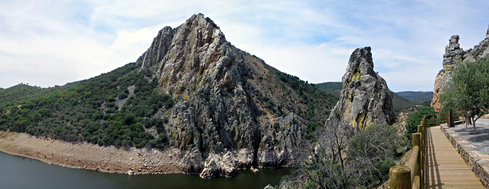 Pasarela de madera del mirador del Salto del Gitano