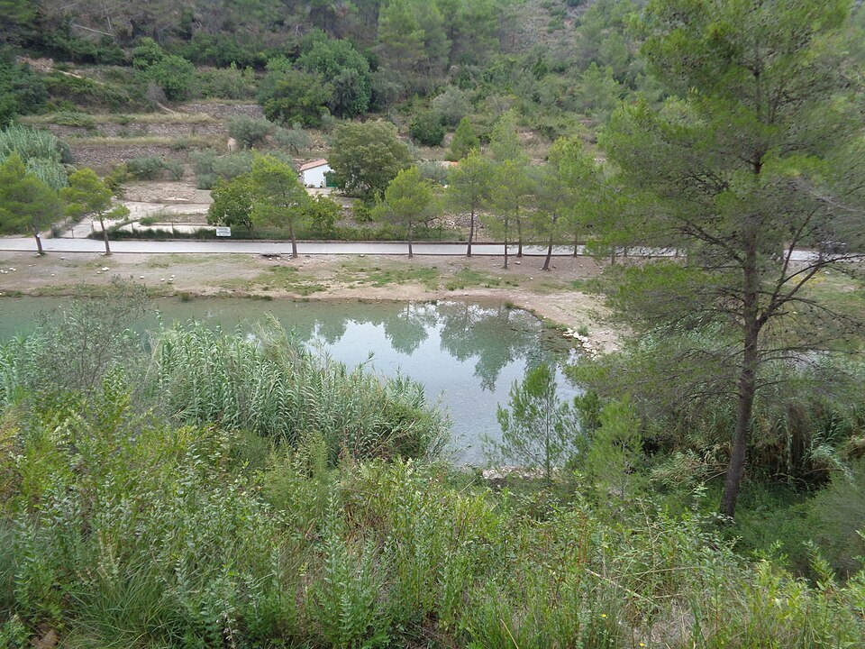Zona de baño termal de la Fuente de los Baños, Montanejos — paraje fluvial del río Mijares