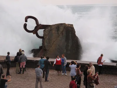 Peine del Viento de Chillida en San Sebastián: las esculturas de acero sobre los acantilados de Ondarreta