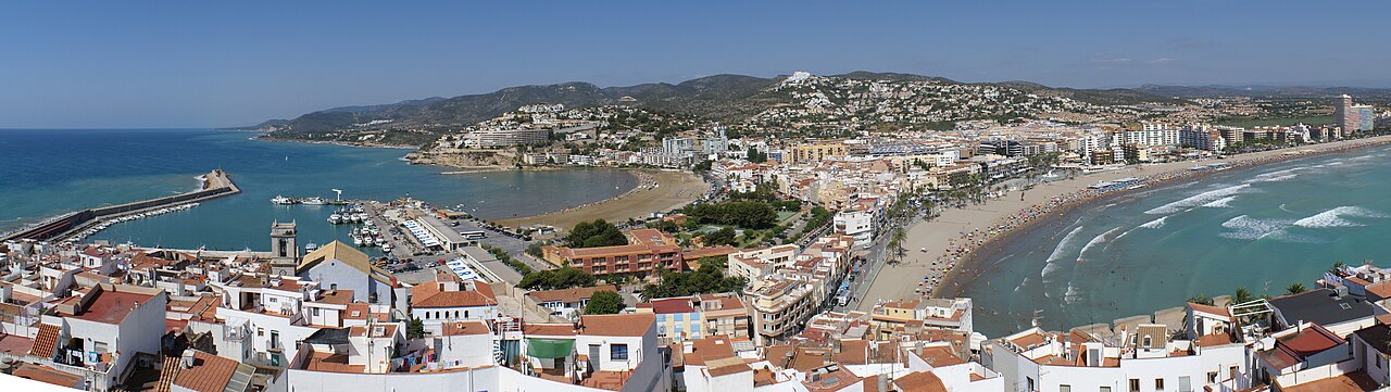 Vista panorámica de Peñíscola desde el castillo — Playa Norte y Playa Sur