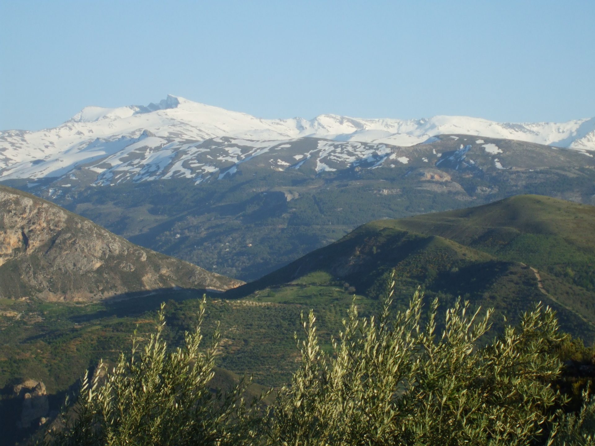El Pico Veleta nevado en Sierra Nevada, Granada