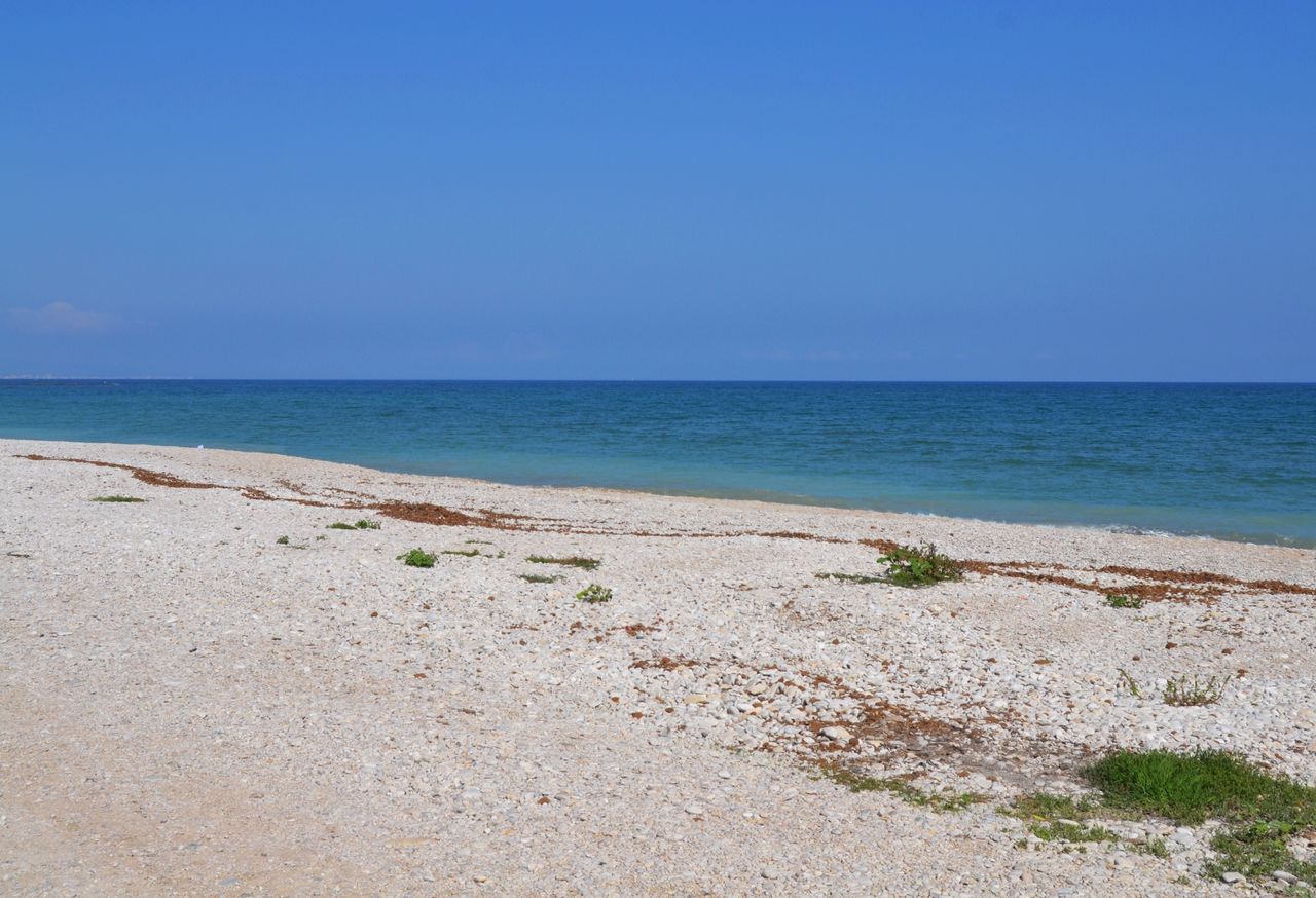 Orilla de la Platja de l'Almadrava en els Poblets, Marina Alta
