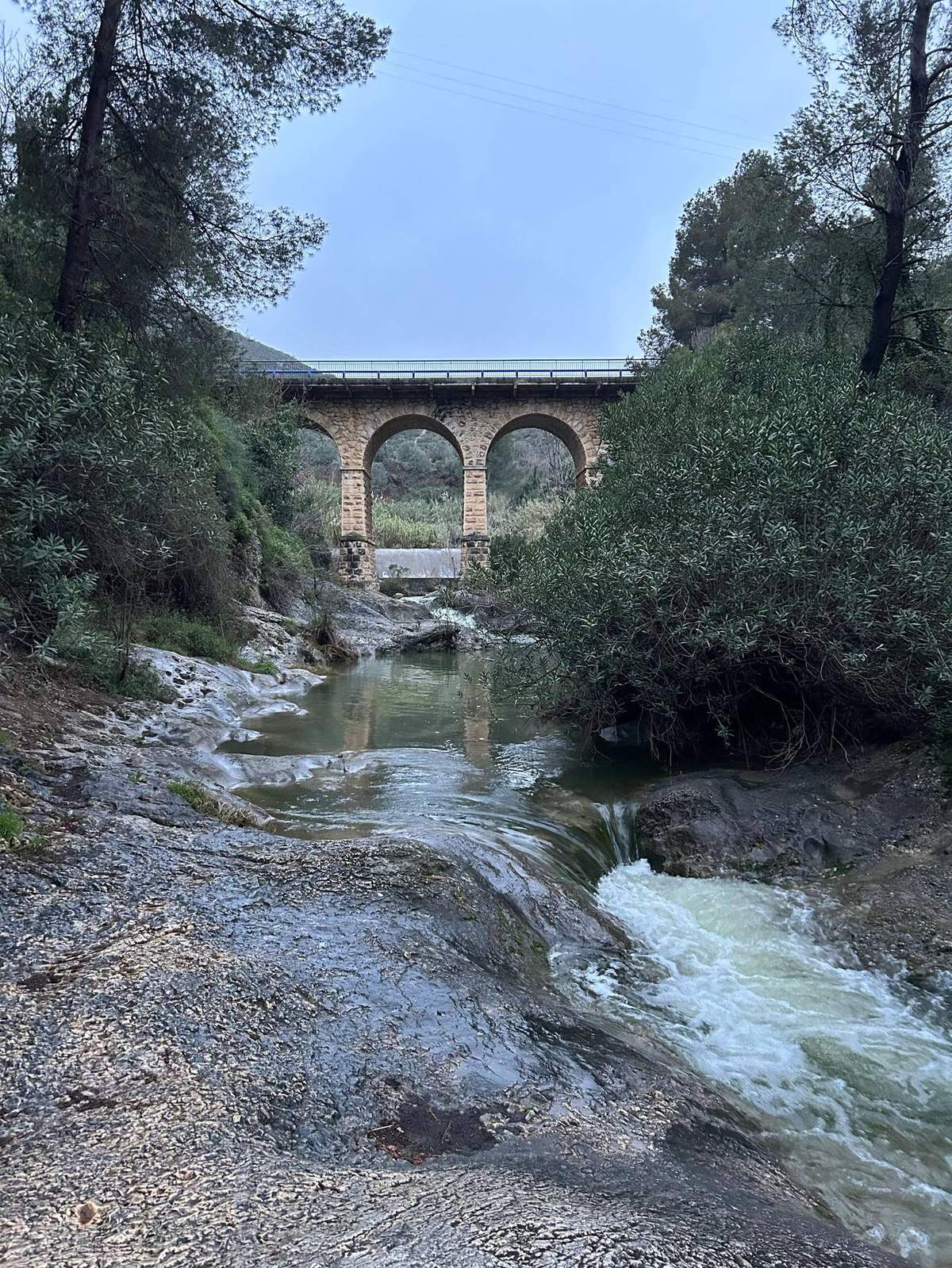 Agua cristalina en el Pou Clar, Ontinyent