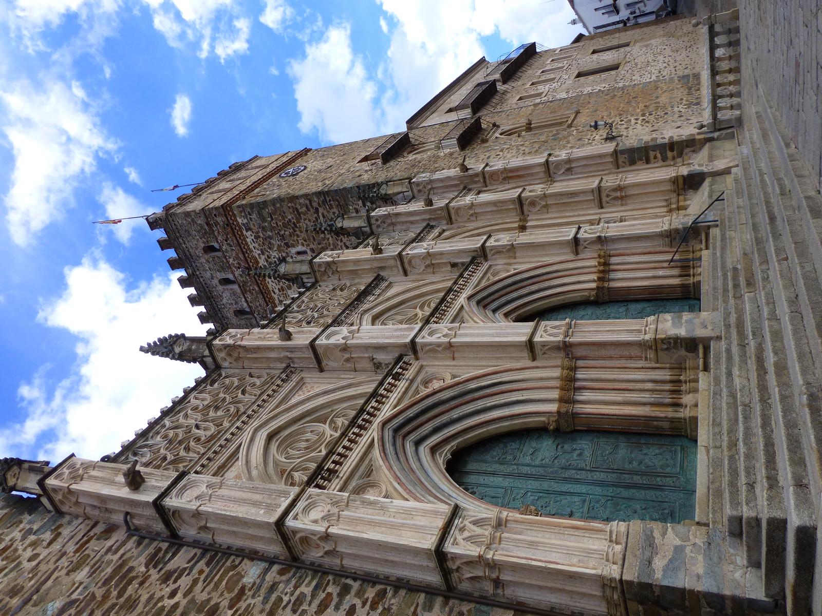 Fachada mudéjar del Real Monasterio de Santa María de Guadalupe