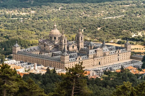 Real Monasterio de El Escorial, conjunto monumental declarado Patrimonio de la Humanidad en Madrid