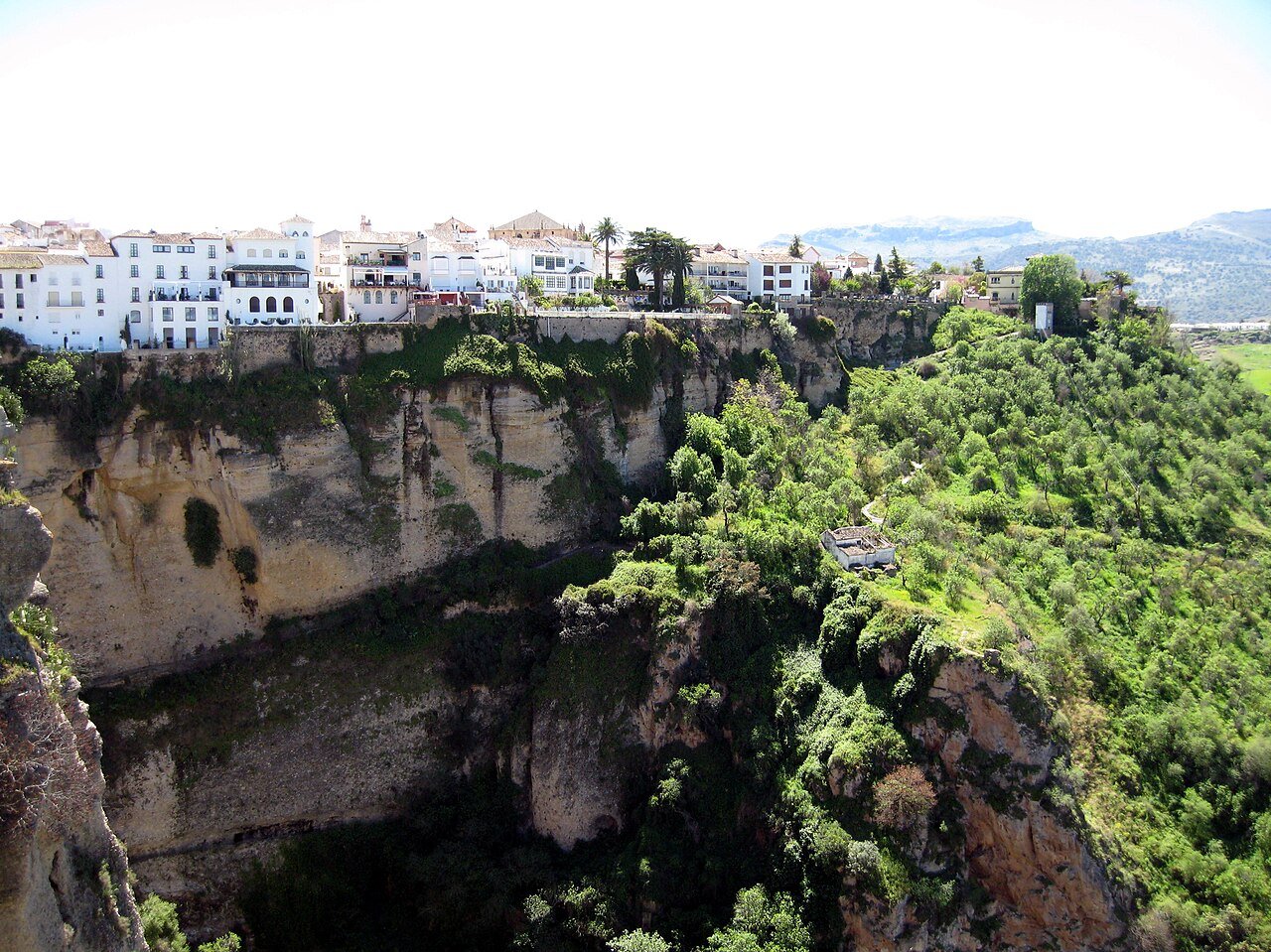 La Ciudad de Ronda sobre el tajo, Serranía de Ronda
