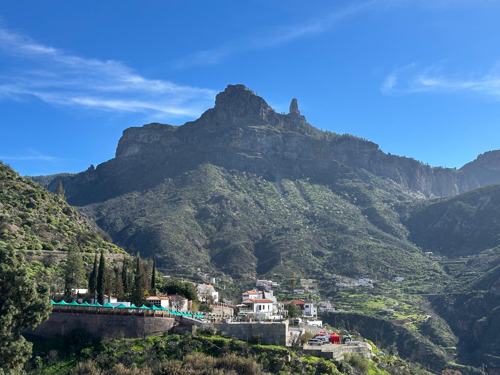 Vista del Roque Nublo desde la vertiente de Tejeda
