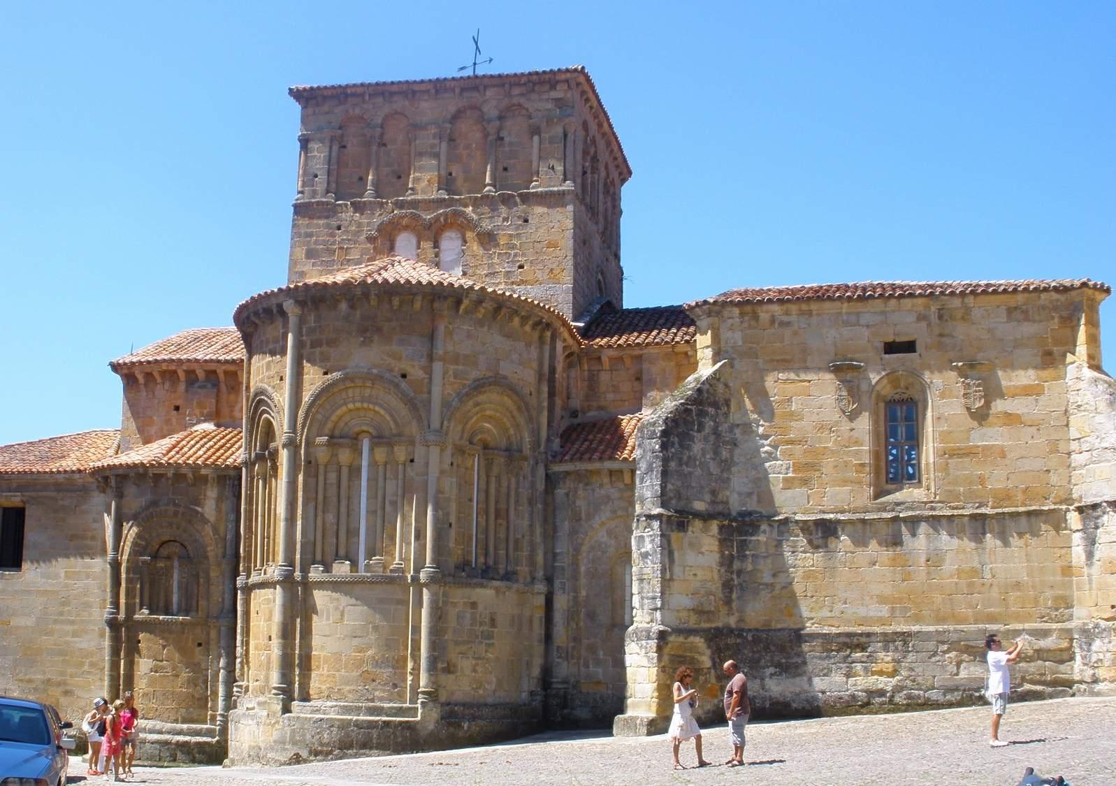 Exterior de la Colegiata de Santa Juliana