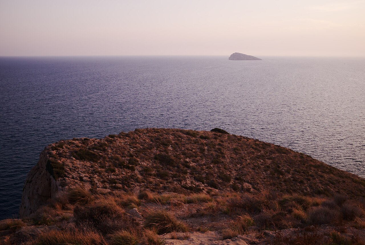 Vista de la Sierra Gelada sobre el Mediterráneo