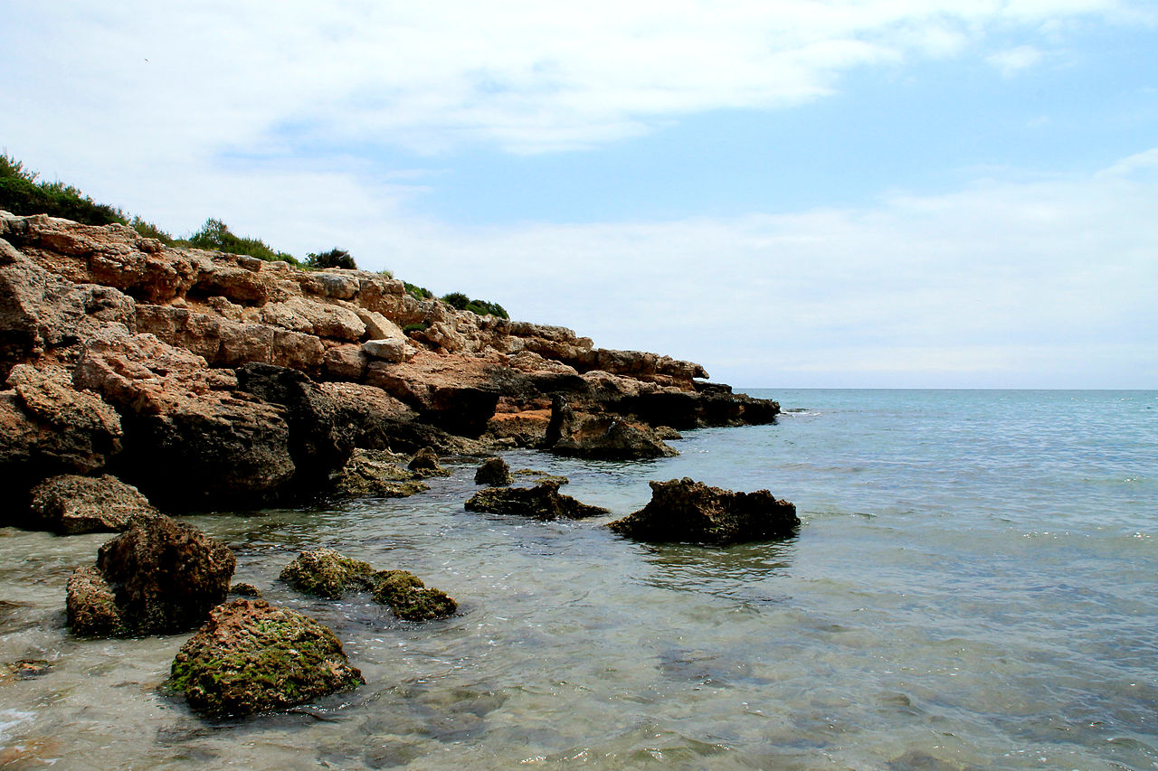 Rocas en el mar de la Sierra de Irta, Parque Natural de Castellón