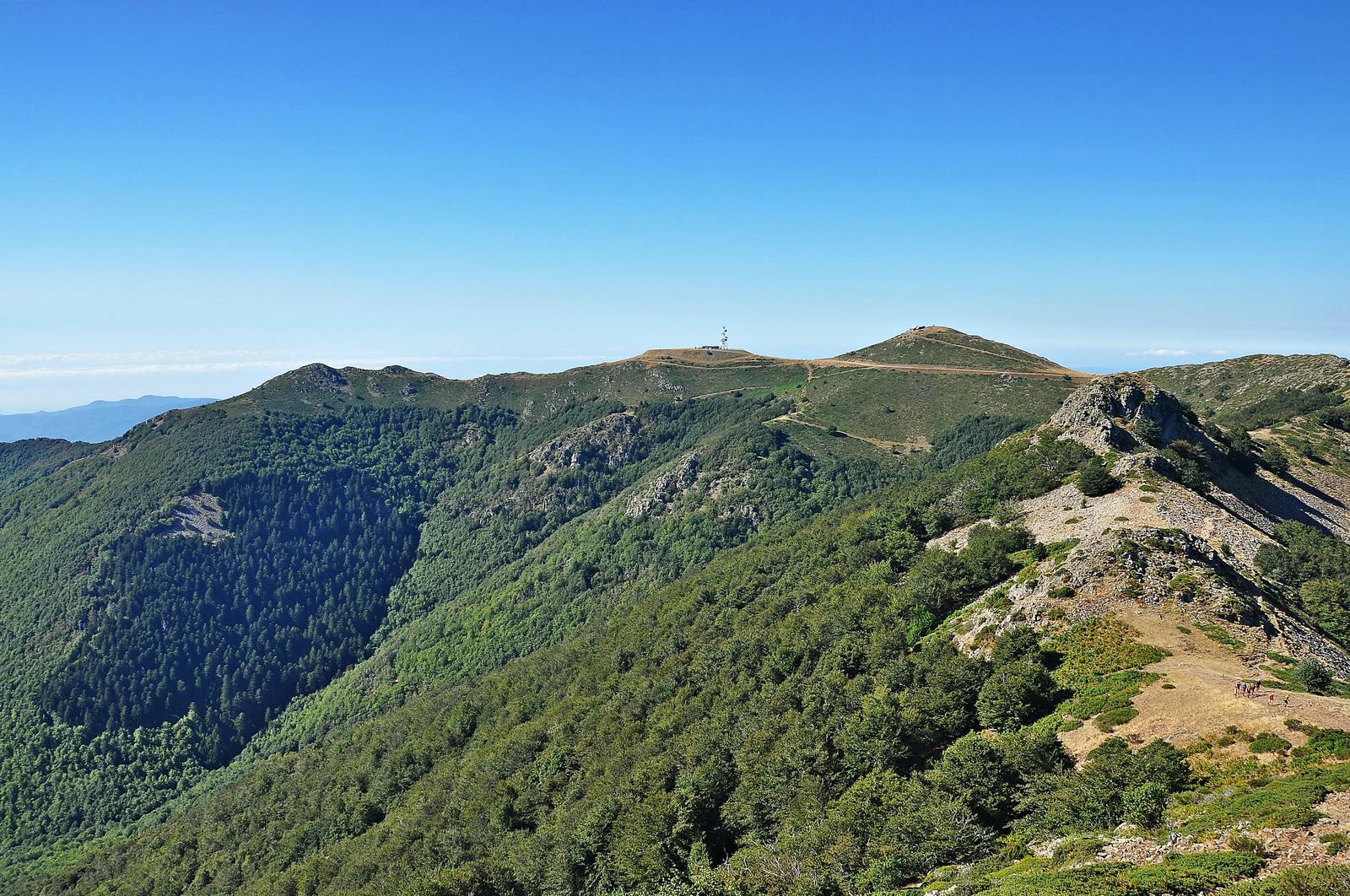 Paisaje de montaña en la ladera del Turó de l'Home