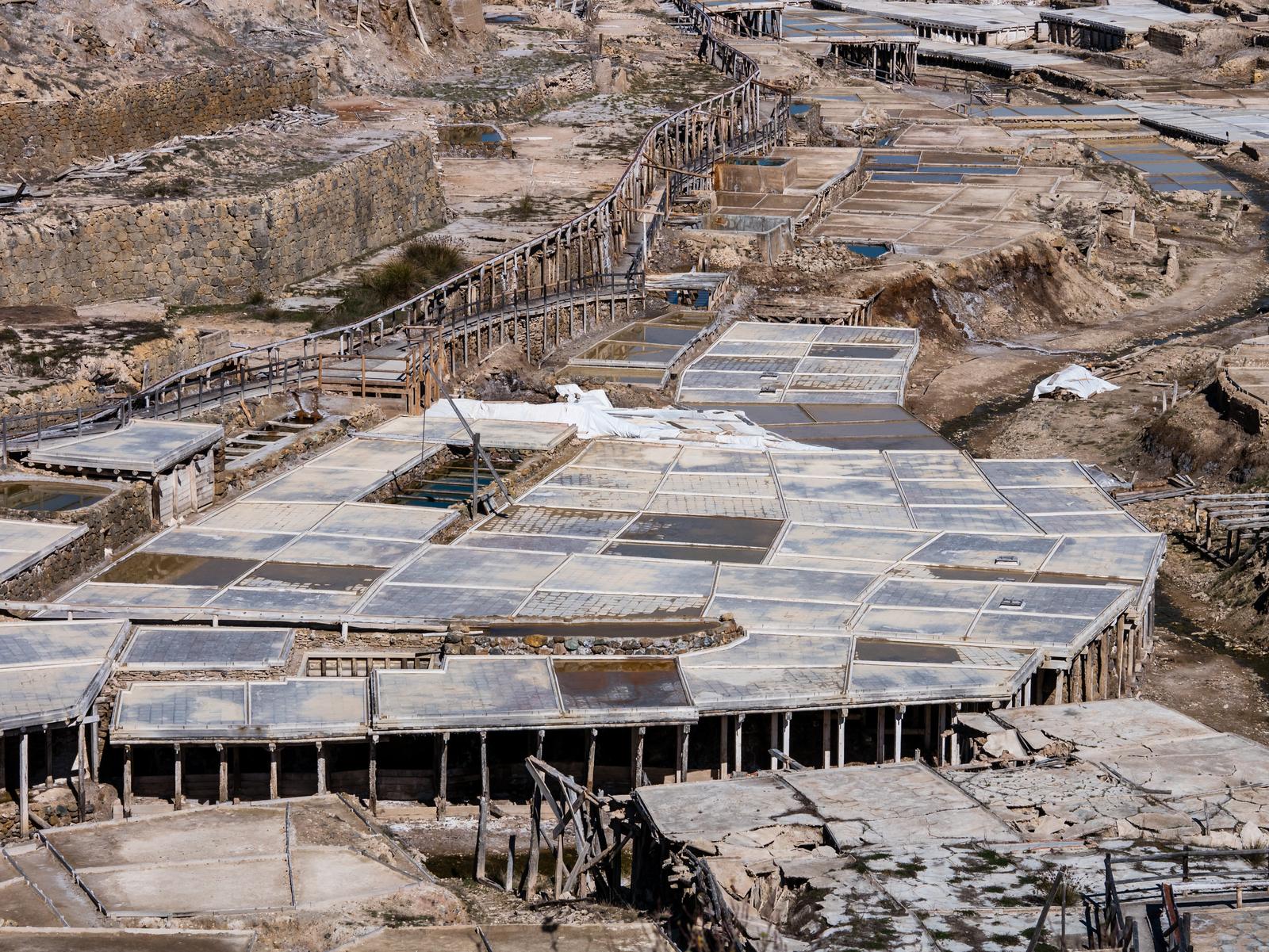 Eras de sal derruidas y reconstruidas del Valle Salado