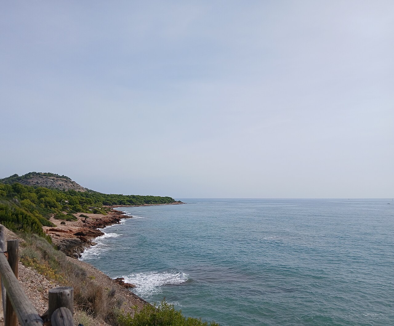 Costa mediterránea desde la Vía Verde del Mar entre Benicàssim y Oropesa, Castellón