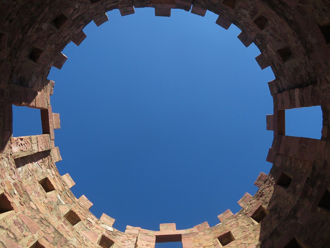 Castell de Vilafamés — el castillo medieval que corona el pueblo