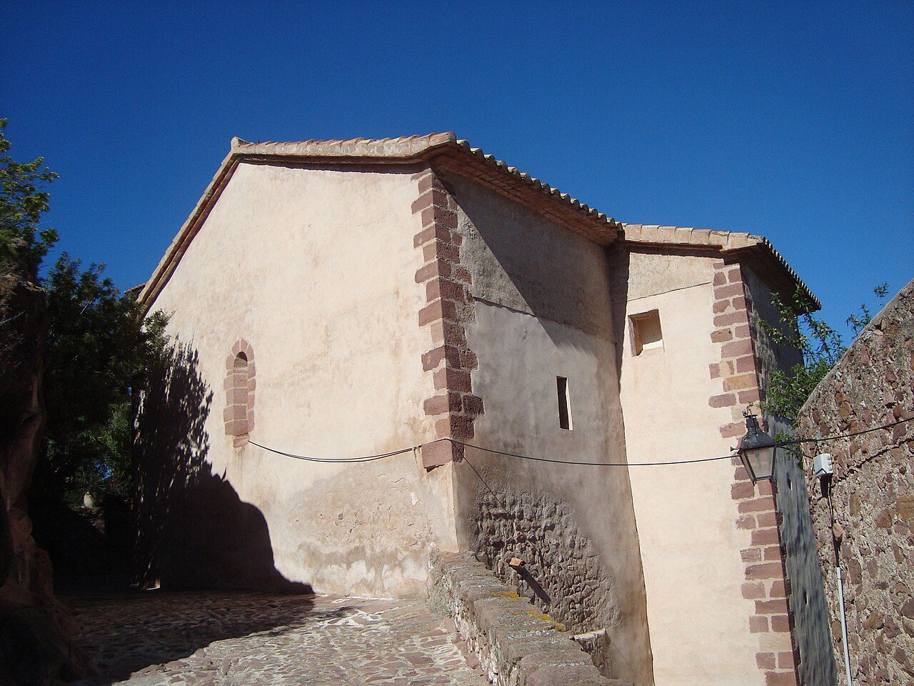 Iglesia de la Sangre de Vilafamés — patrimonio del casco histórico medieval