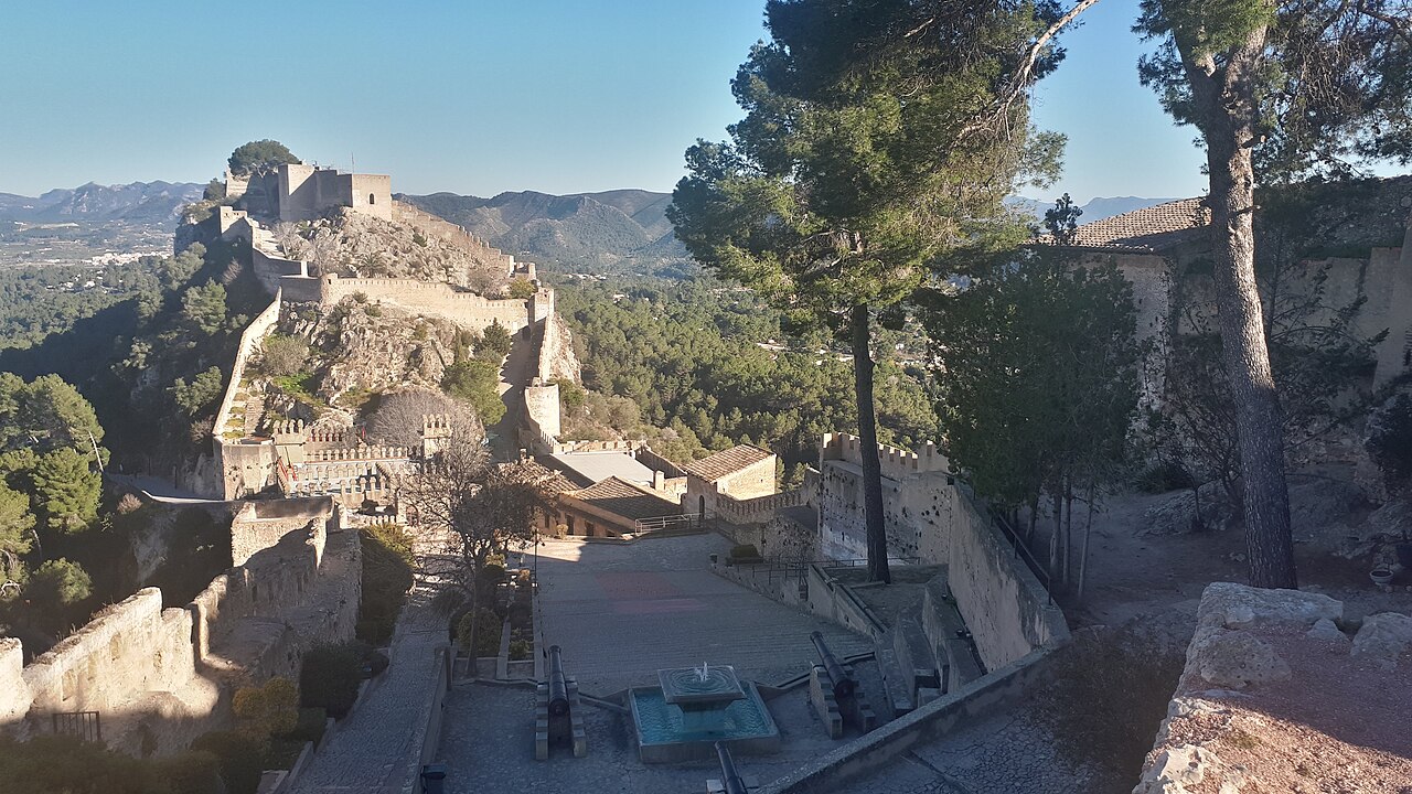 Vista del recinto amurallado del Castell de Xàtiva, Valencia